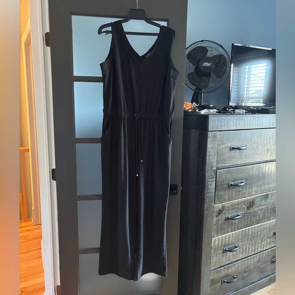 Sara Elegant Black Top